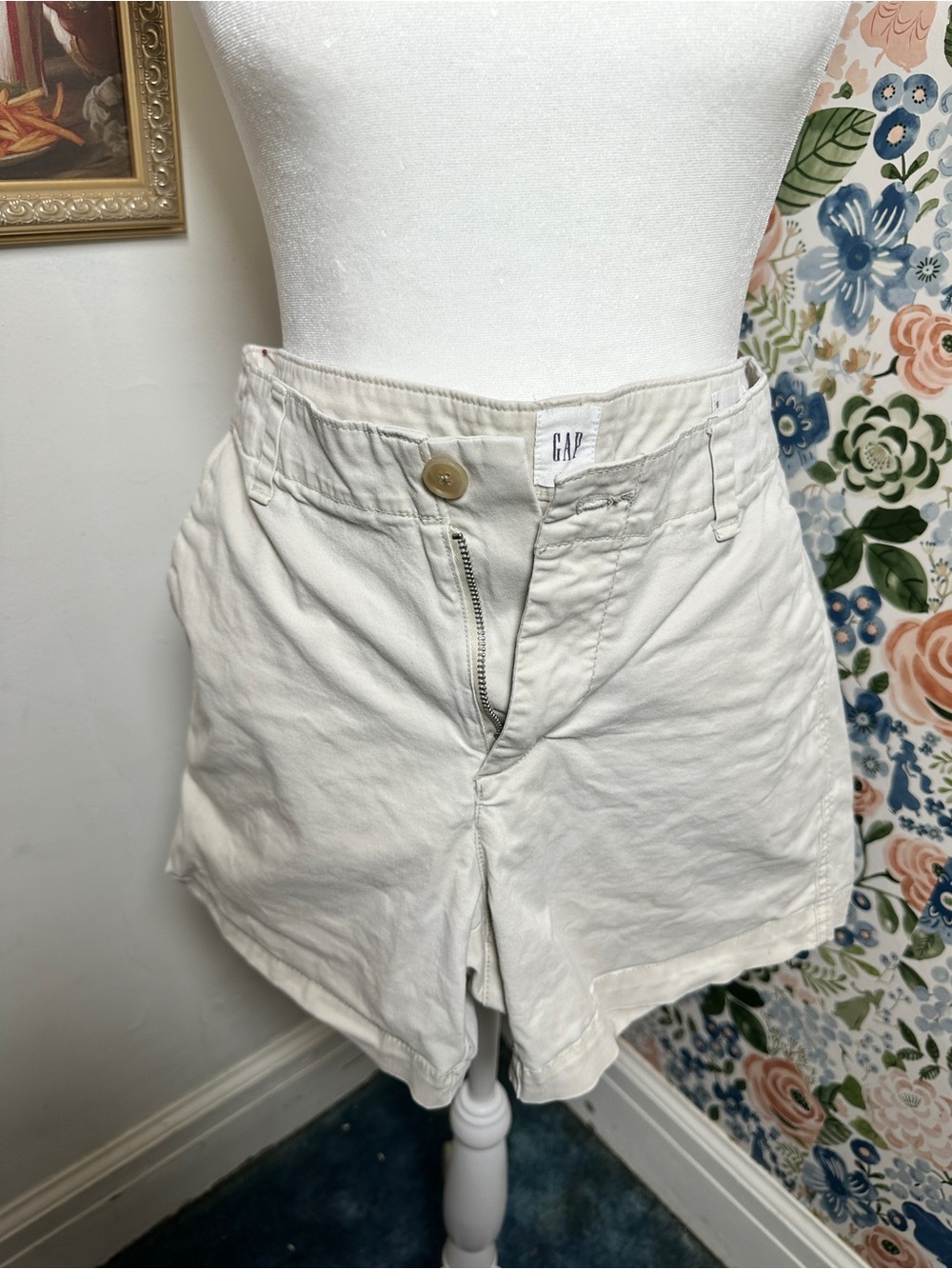 GAP High-Waist Cream Cotton Shorts